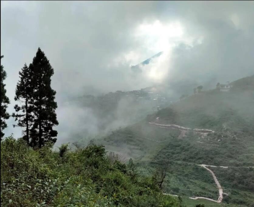 The Hill Story, Entire Chalet, Offbeat,Cozy Mussoorie Exterior photo